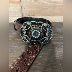 Like new Boho,Western brown belt w/ beautiful rhinestone detail.